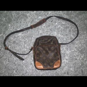 Louis Vuitton shoulder bag